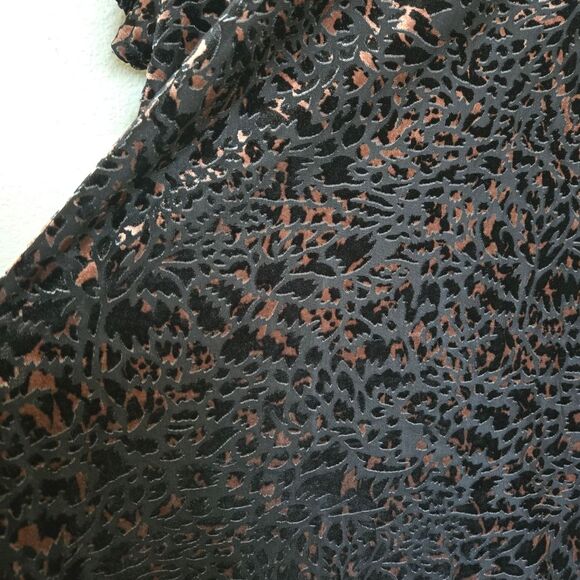 Free People Velvet Teddy Burnout Top Size Medium NWT - Picture 8 of 14